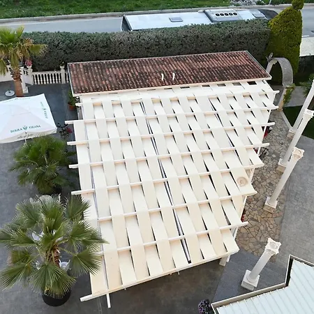 Onufri Golem (Tirana)