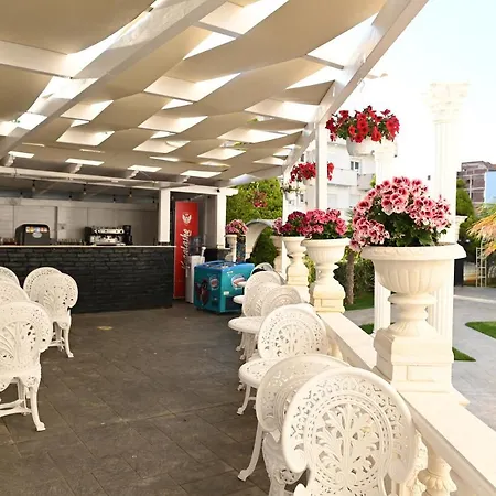Hotel Onufri 4*