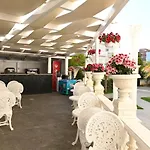 호텔 Onufri 4*