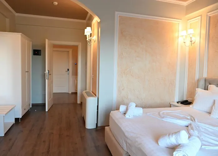 Onufri 4* Golem (Tirana)